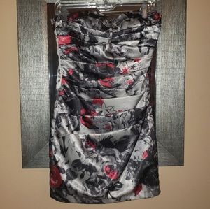 Floral strapless dress